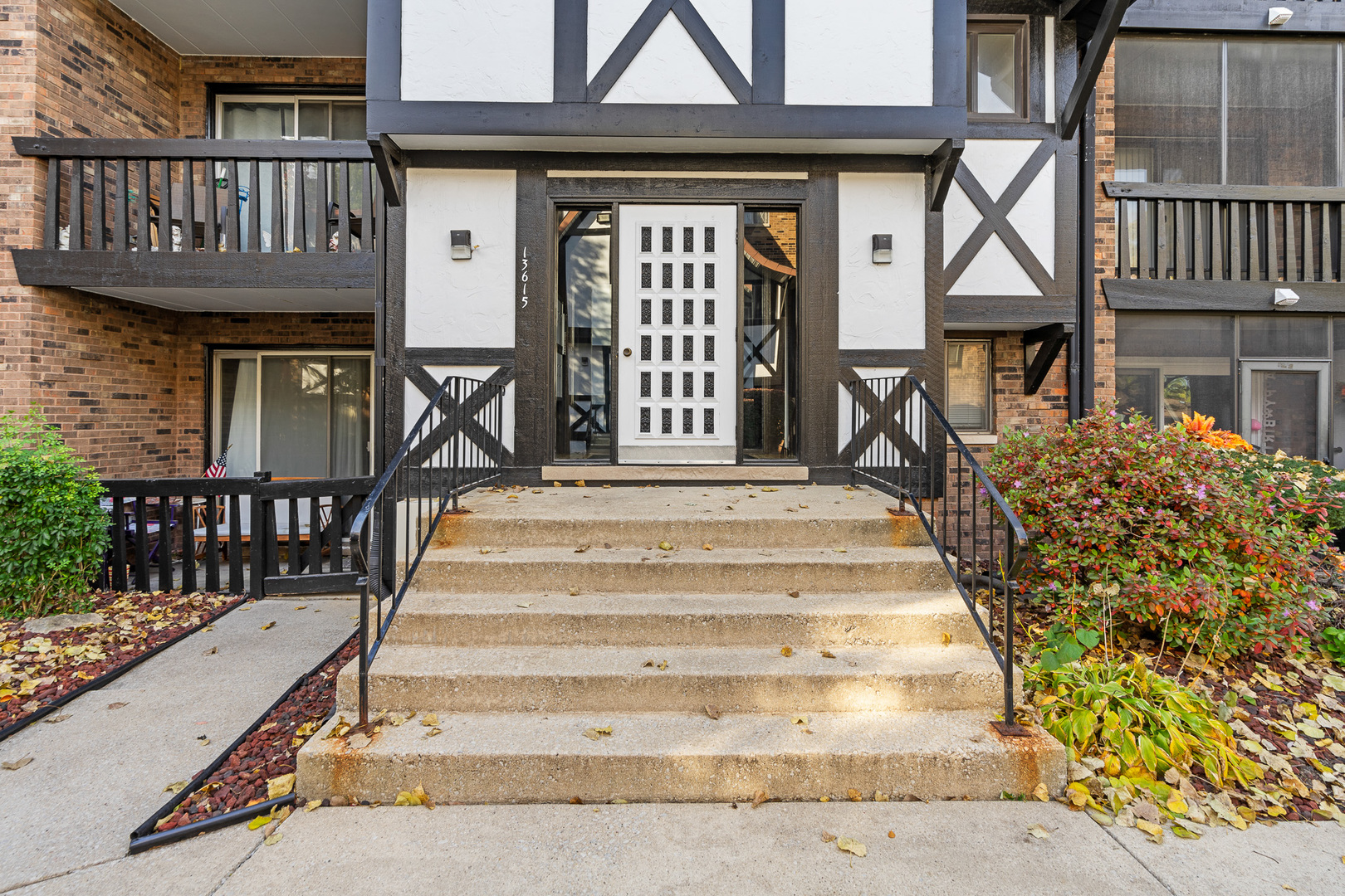 13615 Lavergne Avenue #110, Crestwood, IL 60418