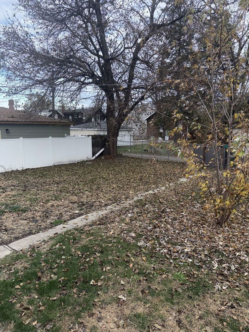 13829 S State Street, Riverdale, IL 60827