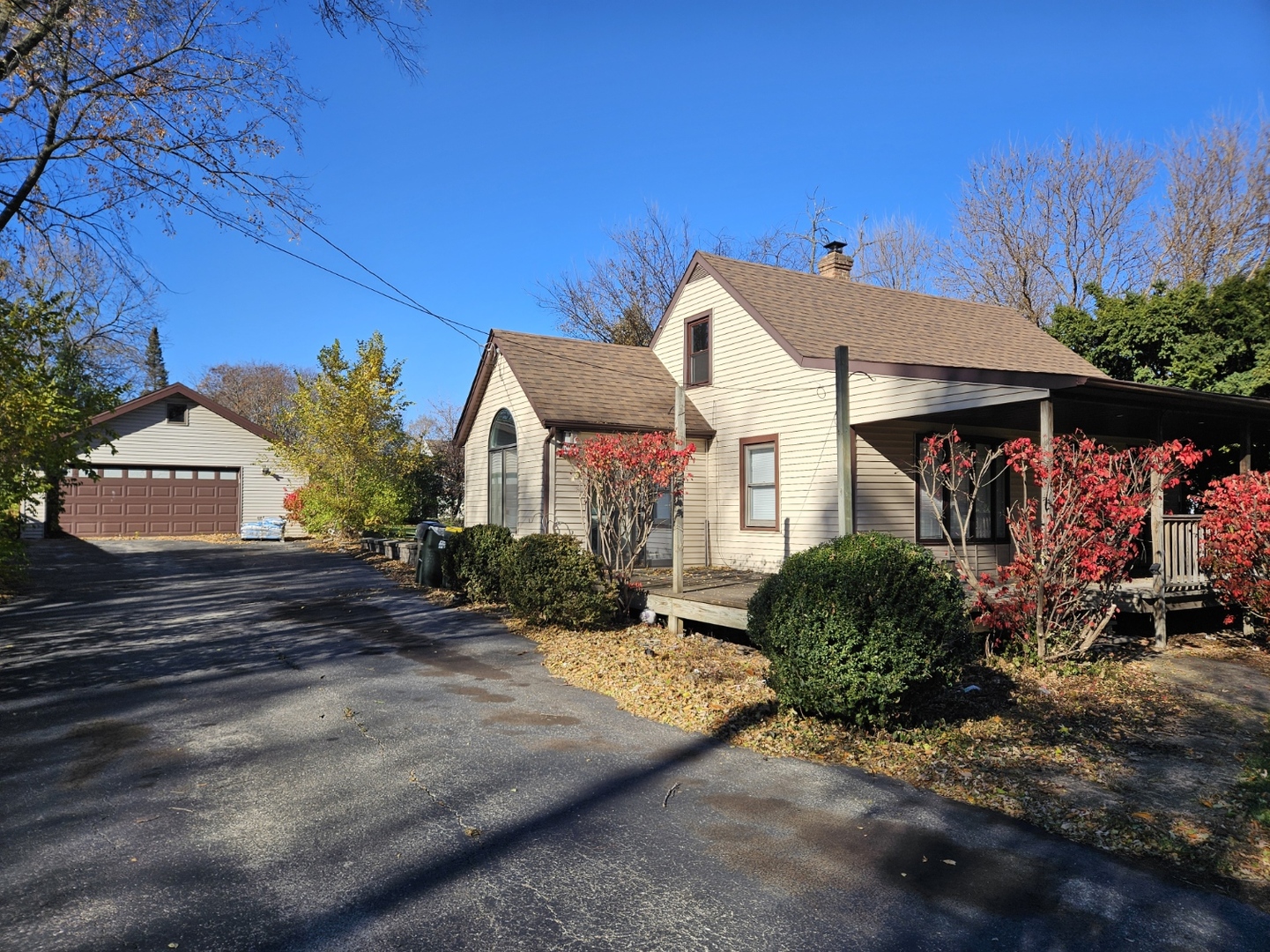 1N670 River Drive, Glen Ellyn, IL 60137