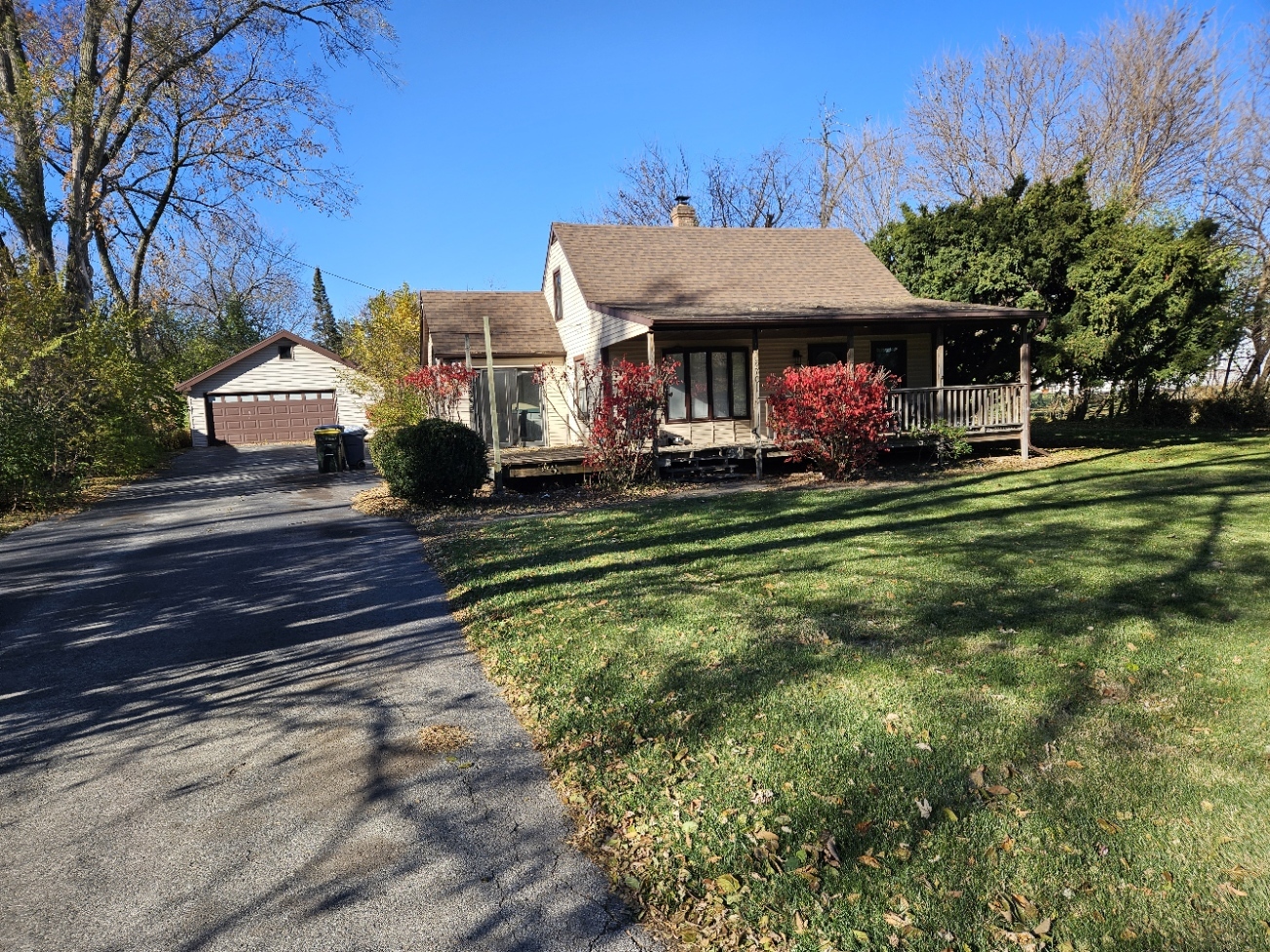 1N670 River Drive, Glen Ellyn, IL 60137