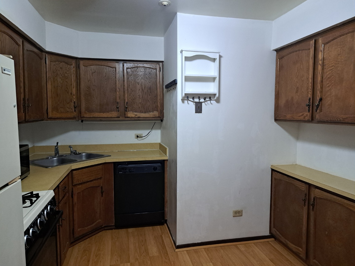 13 W TIMBER Lane #1, Vernon Hills, IL 60061