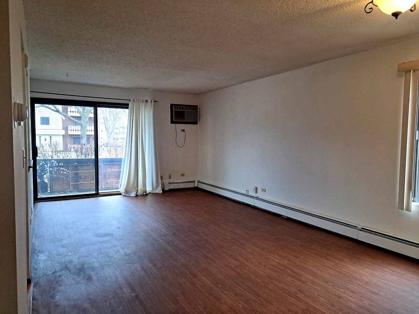 13 W TIMBER Lane #1, Vernon Hills, IL 60061