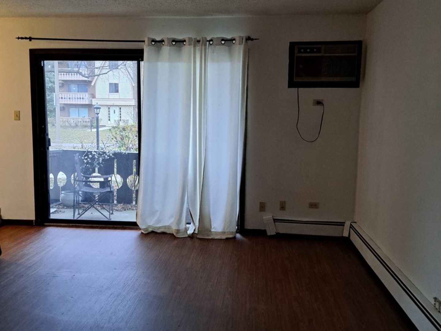 13 W TIMBER Lane #1, Vernon Hills, IL 60061