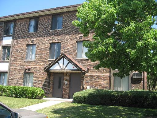 13 W TIMBER Lane #1, Vernon Hills, IL 60061