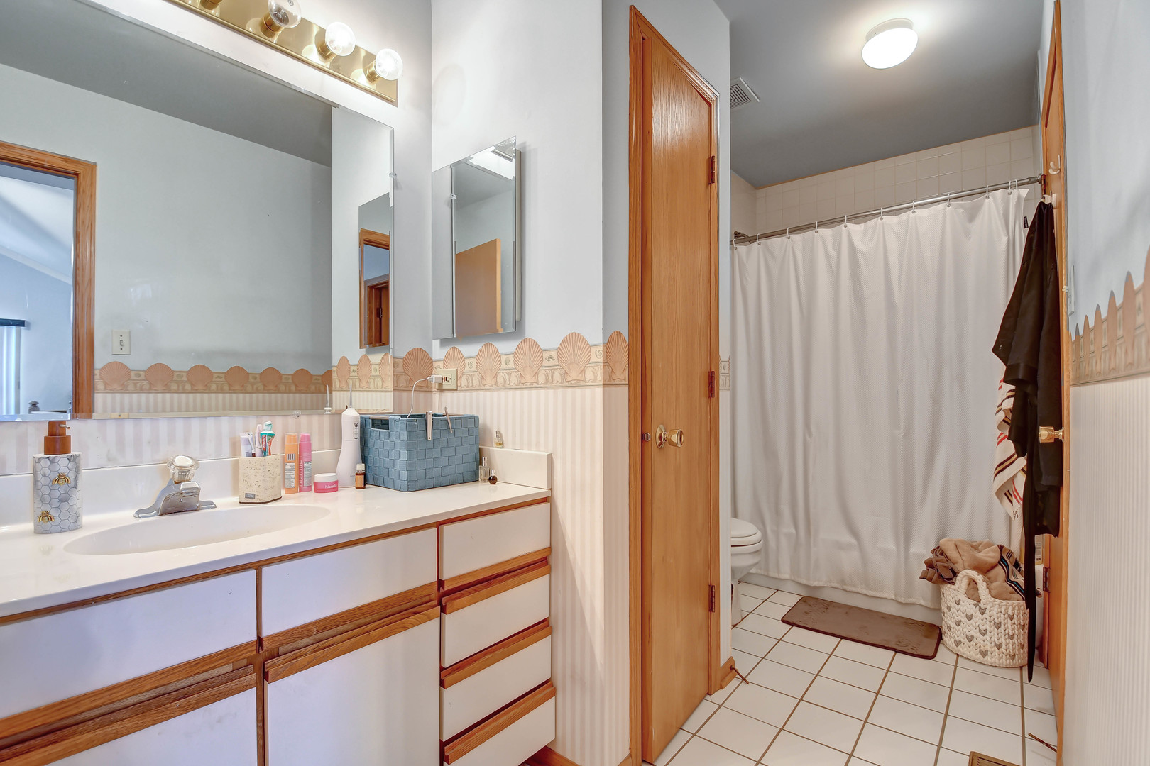 7420 Maple Drive, Justice, IL 60458