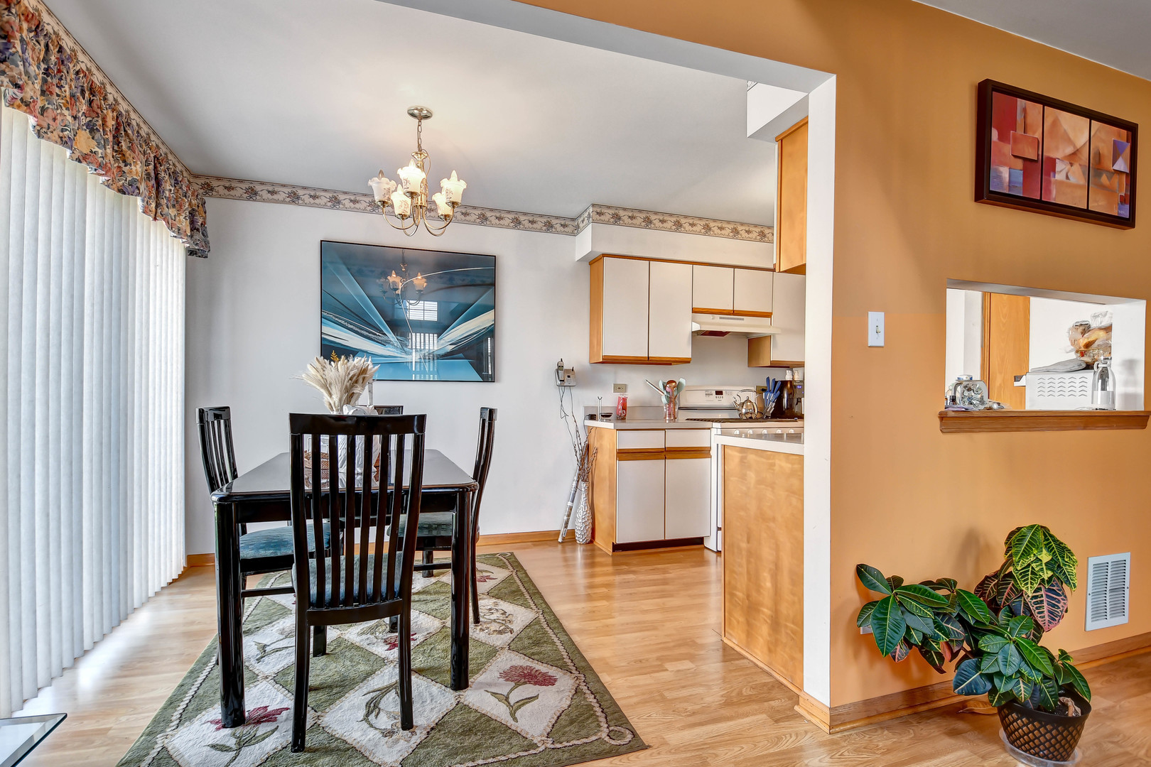 7420 Maple Drive, Justice, IL 60458