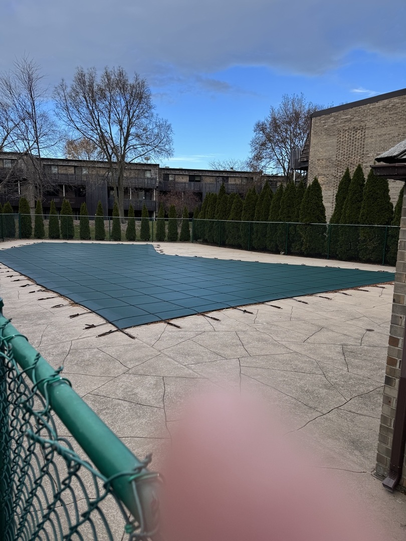 1701 Northfield Square #E, Winnetka, IL 60093