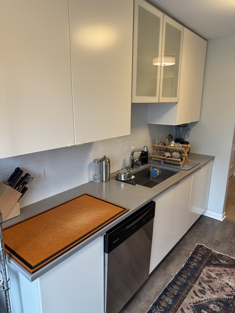 1701 Northfield Square #E, Winnetka, IL 60093