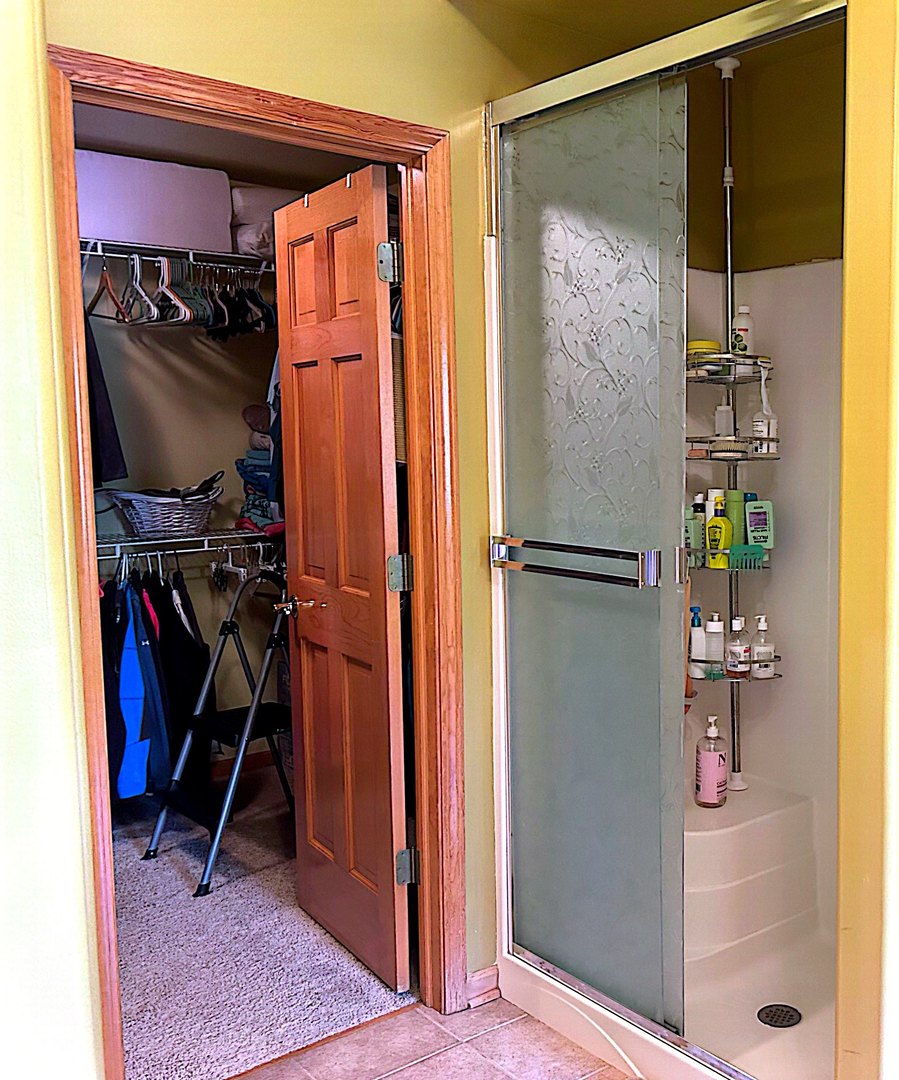 2484 Warwick Court, Aurora, IL 60503