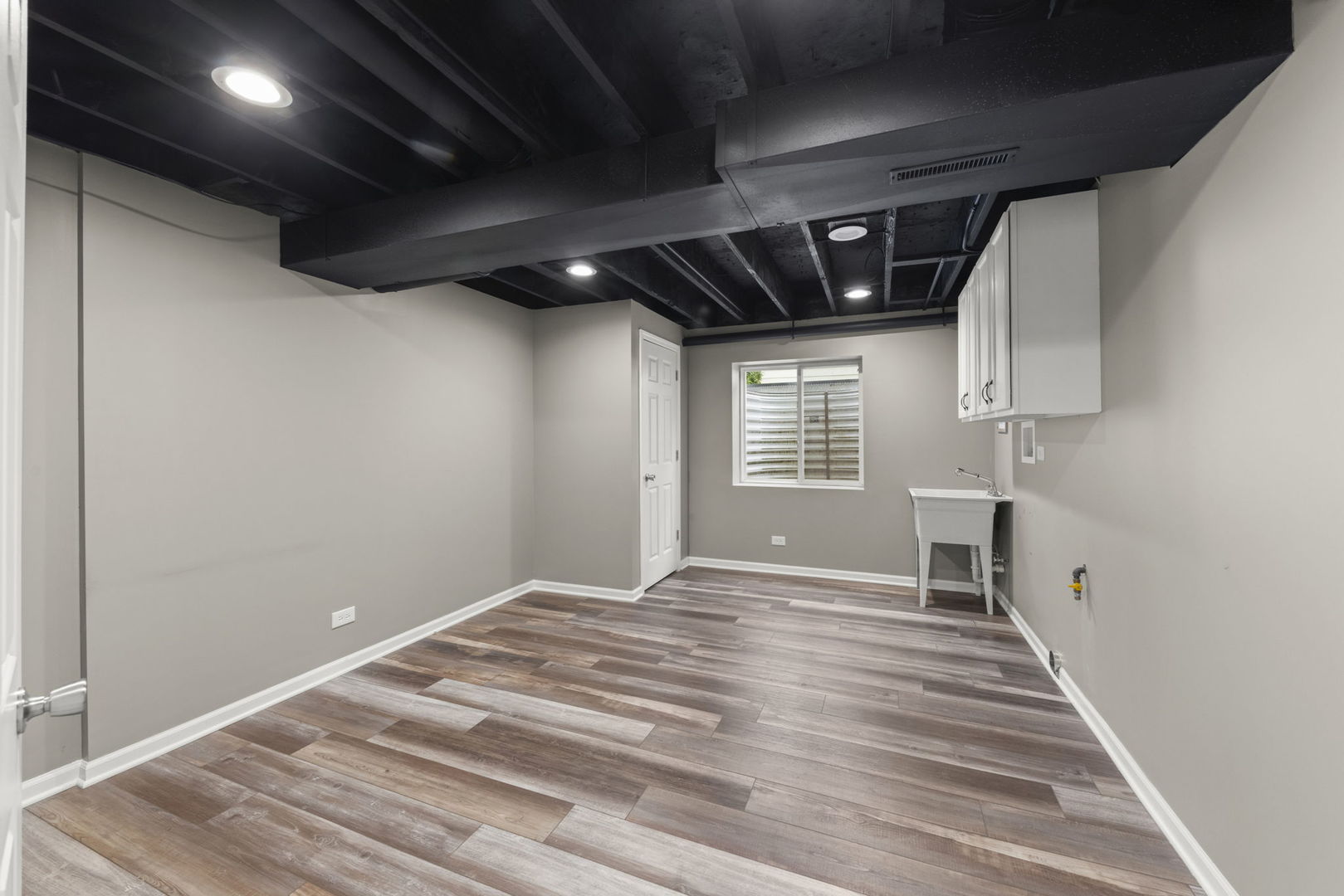 1290 Airs Avenue, Sugar Grove, IL 60554