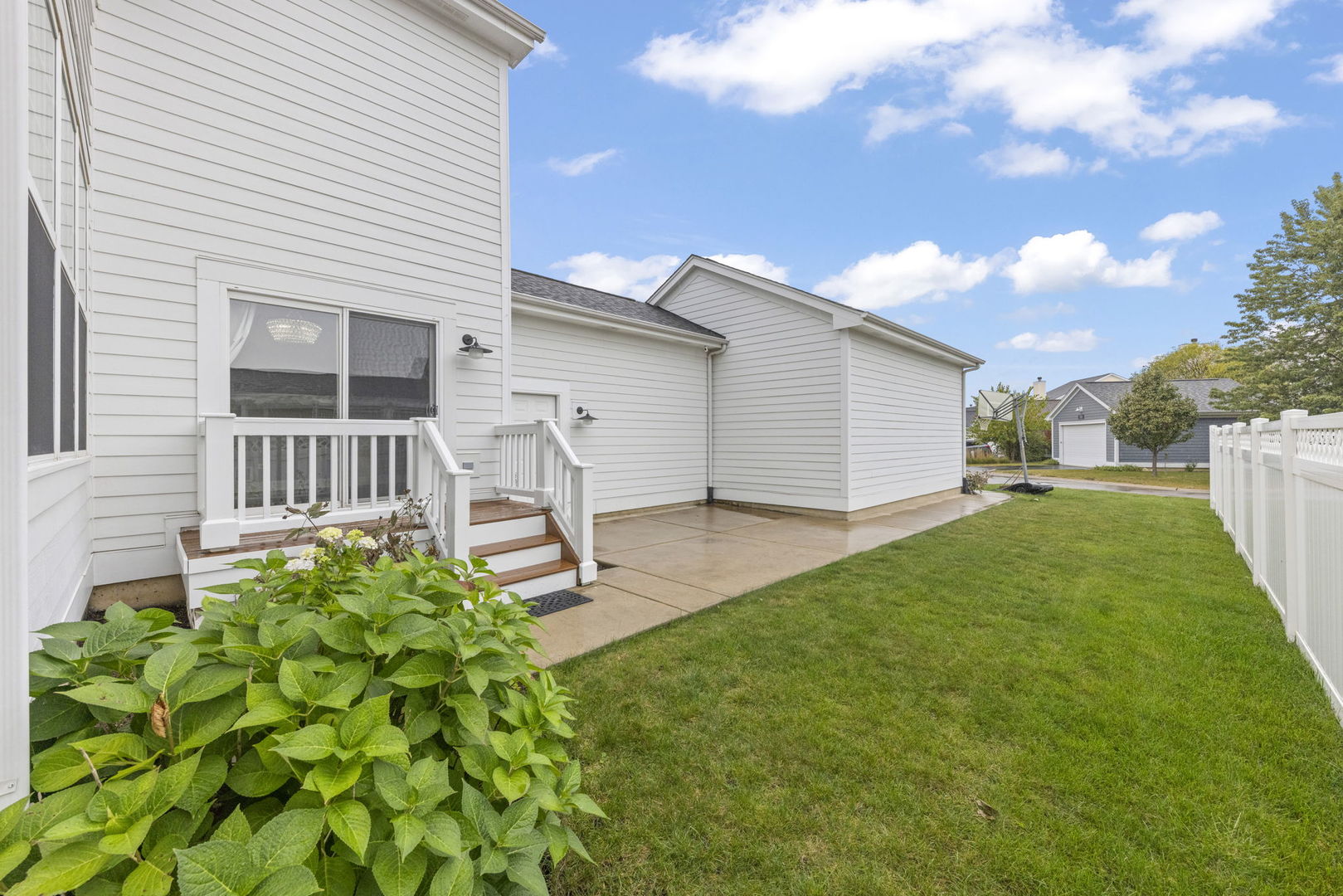 1290 Airs Avenue, Sugar Grove, IL 60554