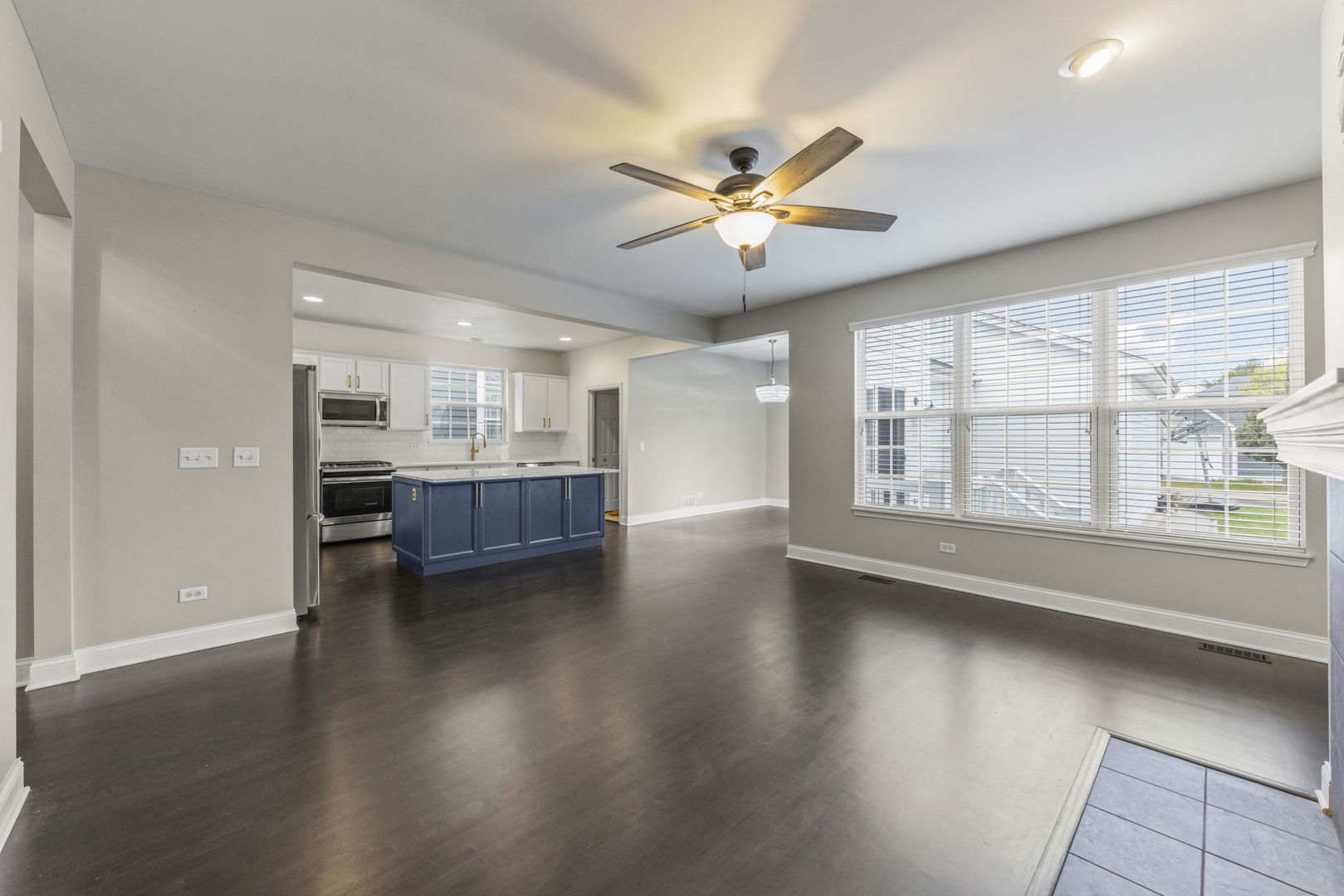 1290 Airs Avenue, Sugar Grove, IL 60554