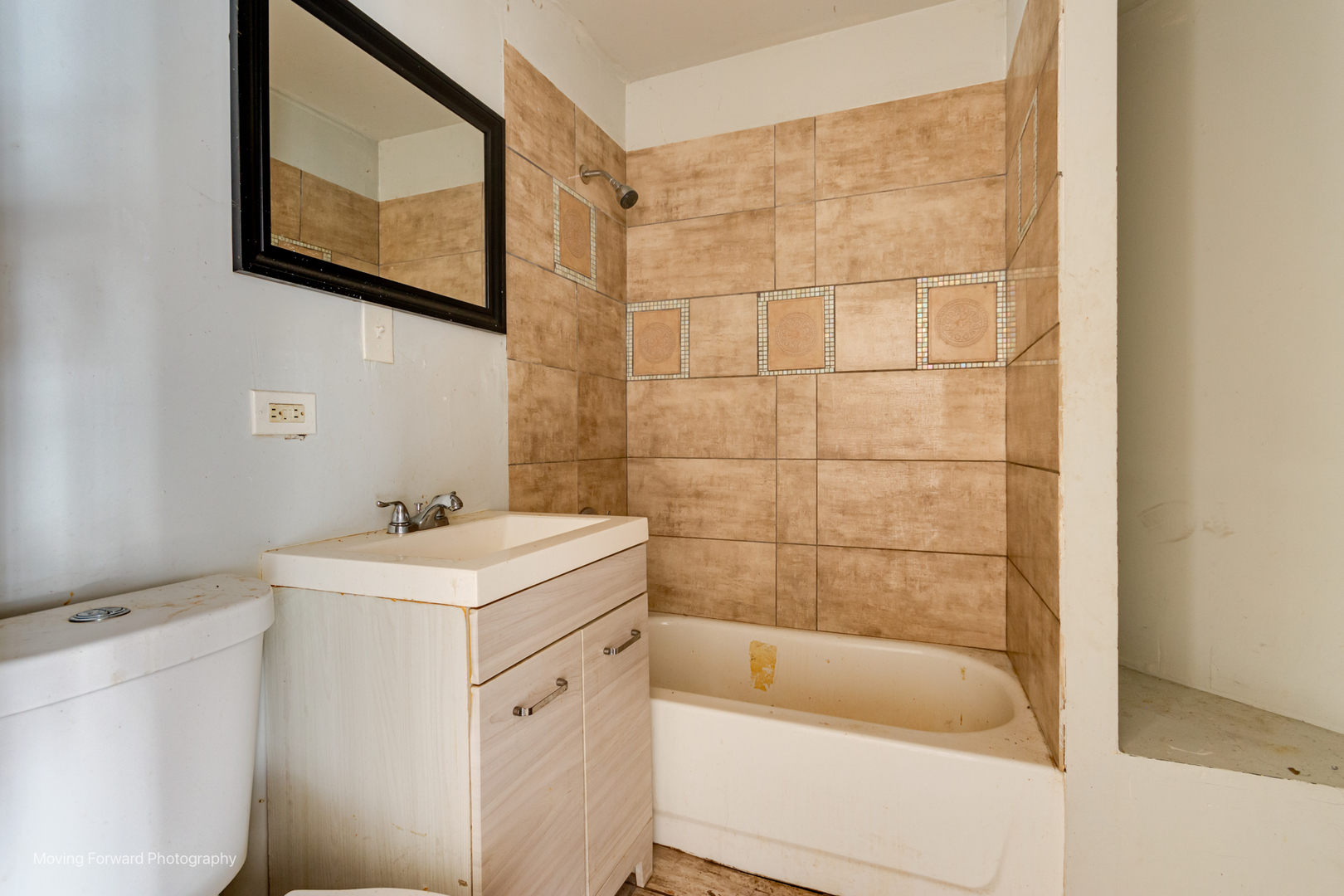 6617 S Vernon Avenue, Chicago, IL 60637