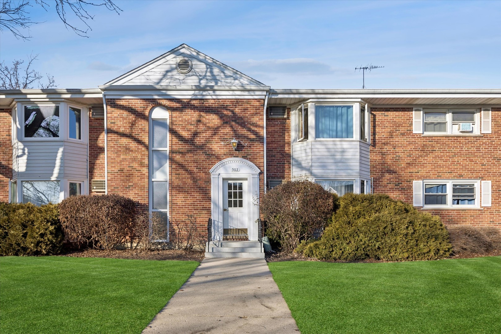 502 W MINER Street #2A, Arlington Heights, IL 60005