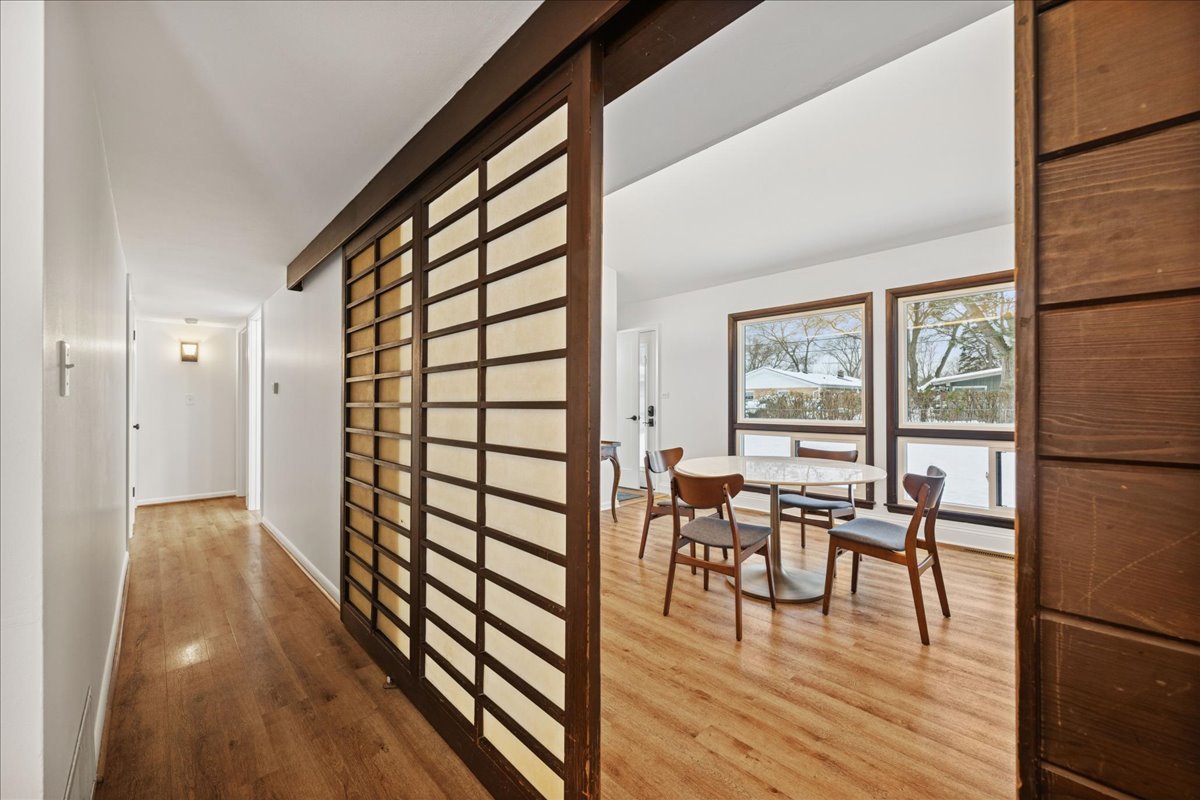 908 Holmes Avenue, Deerfield, IL 60015