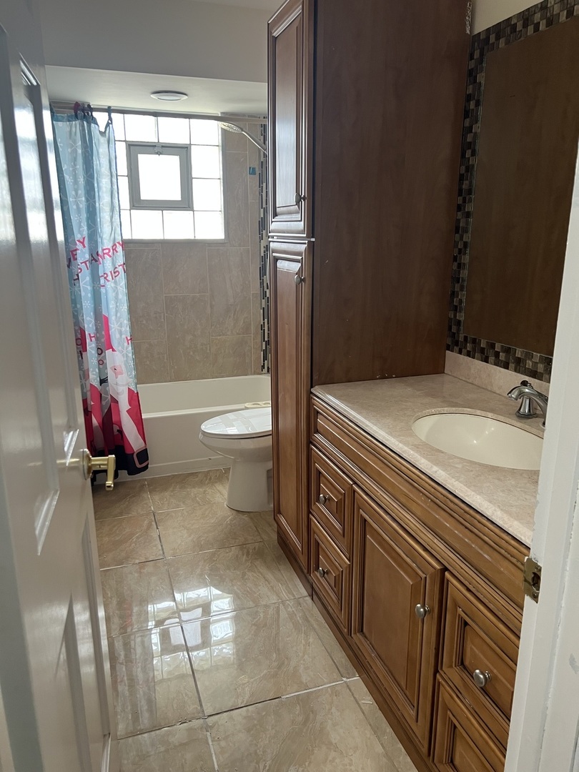 8440 163rd Street, Tinley Park, IL 60487