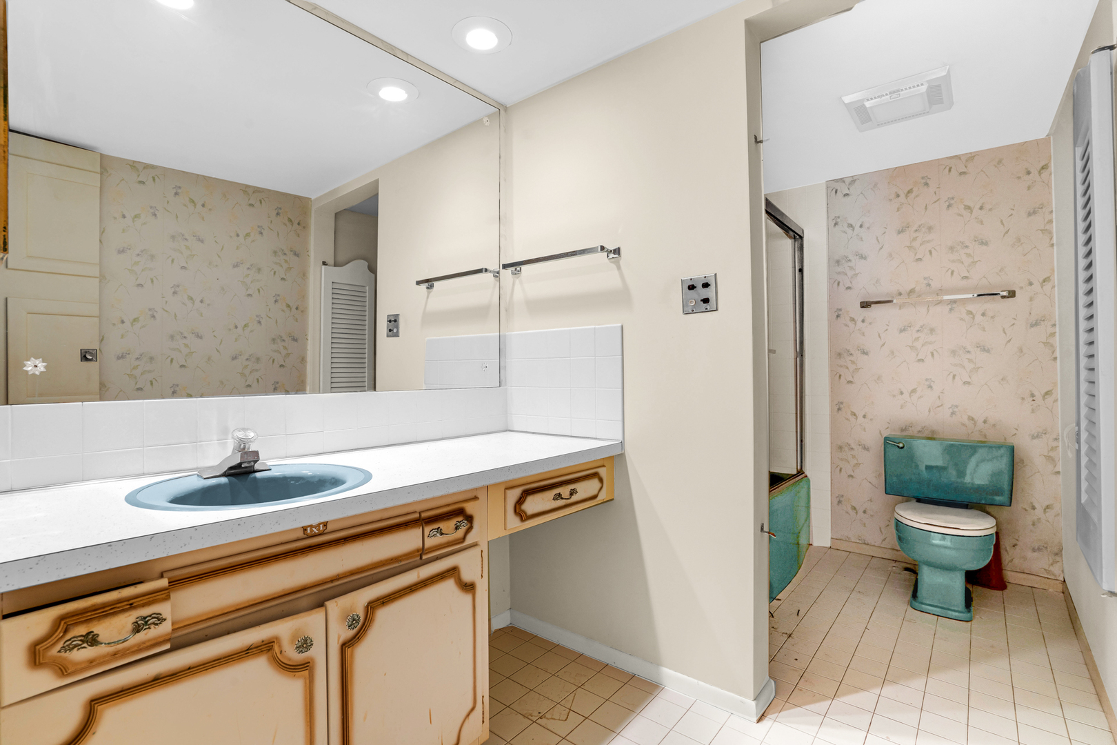 224 N Kenilworth Avenue #4D, Oak Park, IL 60302