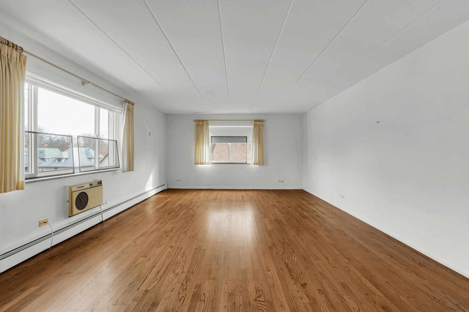 224 N Kenilworth Avenue #4D, Oak Park, IL 60302