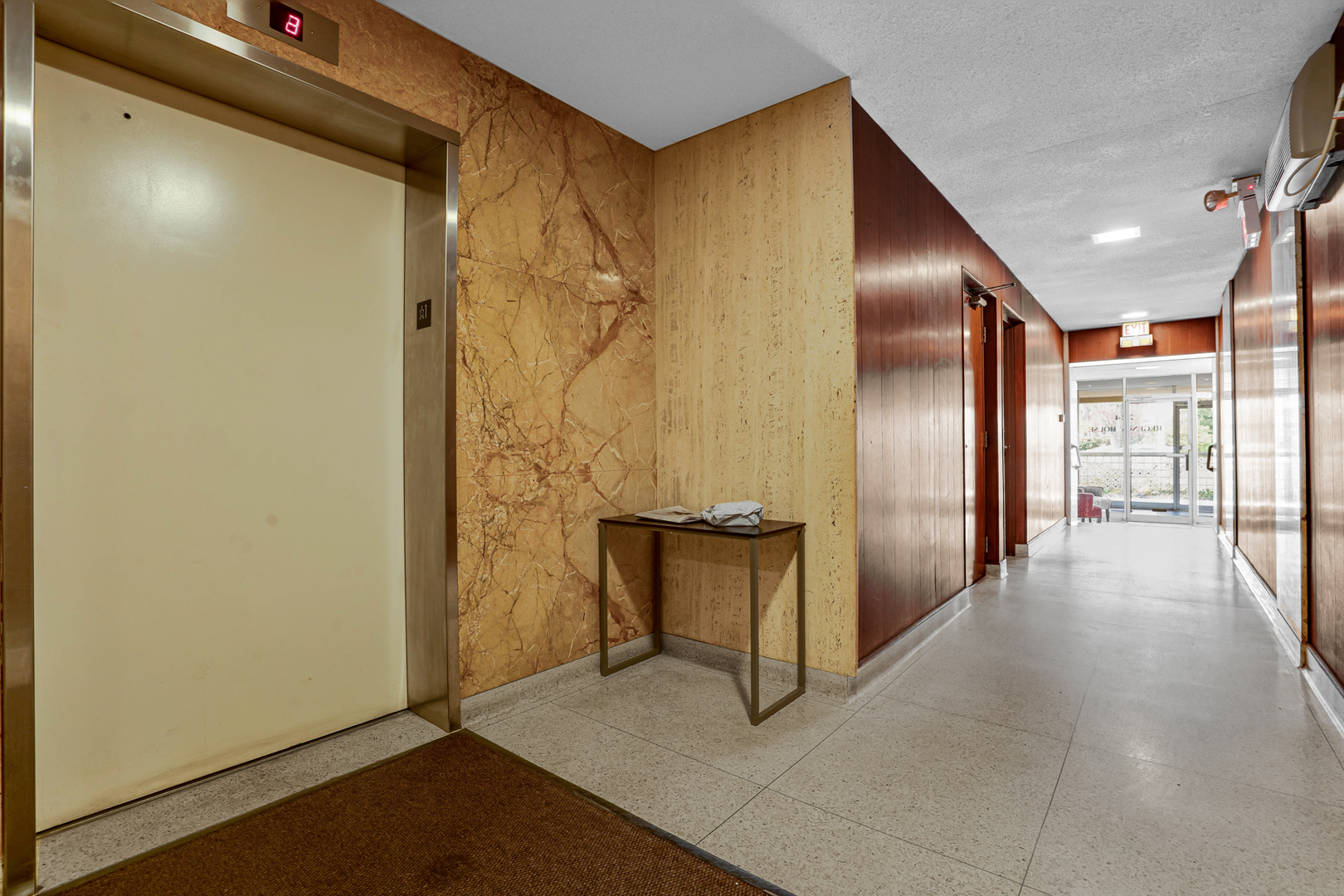 224 N Kenilworth Avenue #4D, Oak Park, IL 60302