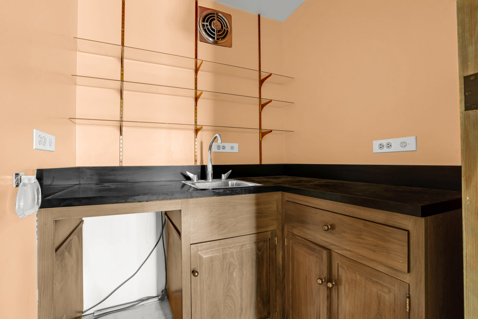 224 N Kenilworth Avenue #4D, Oak Park, IL 60302