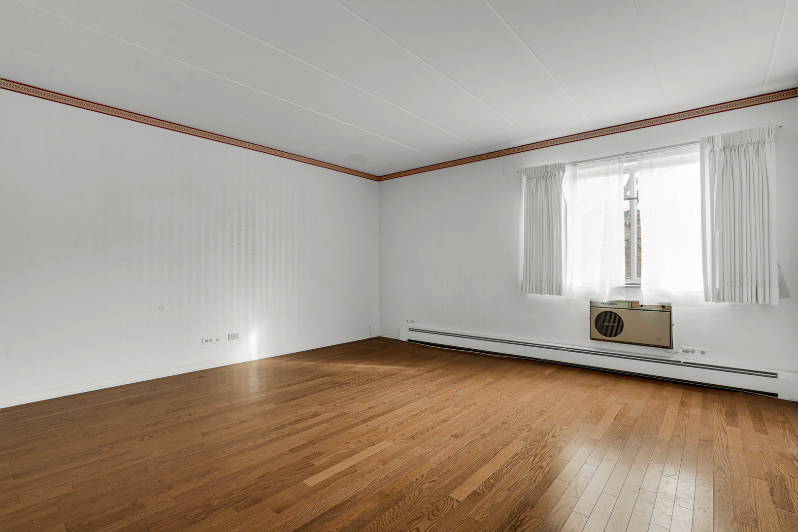 224 N Kenilworth Avenue #4D, Oak Park, IL 60302