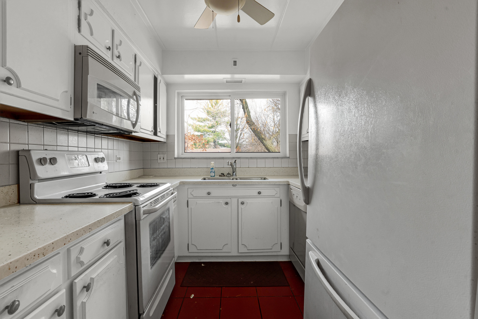 224 N Kenilworth Avenue #4D, Oak Park, IL 60302