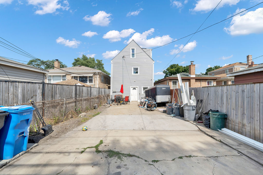 850 N Kildare Avenue, Chicago, IL 60651