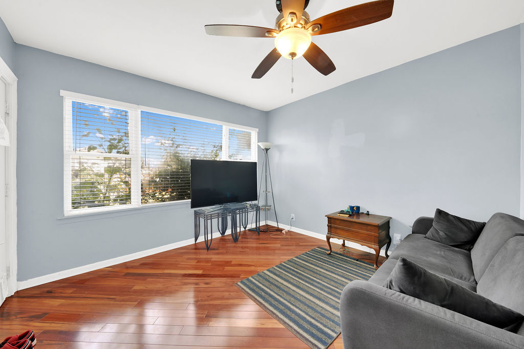 850 N Kildare Avenue, Chicago, IL 60651