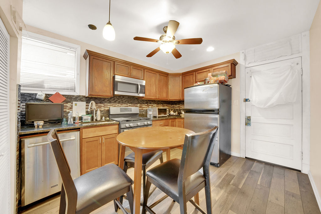 850 N Kildare Avenue, Chicago, IL 60651