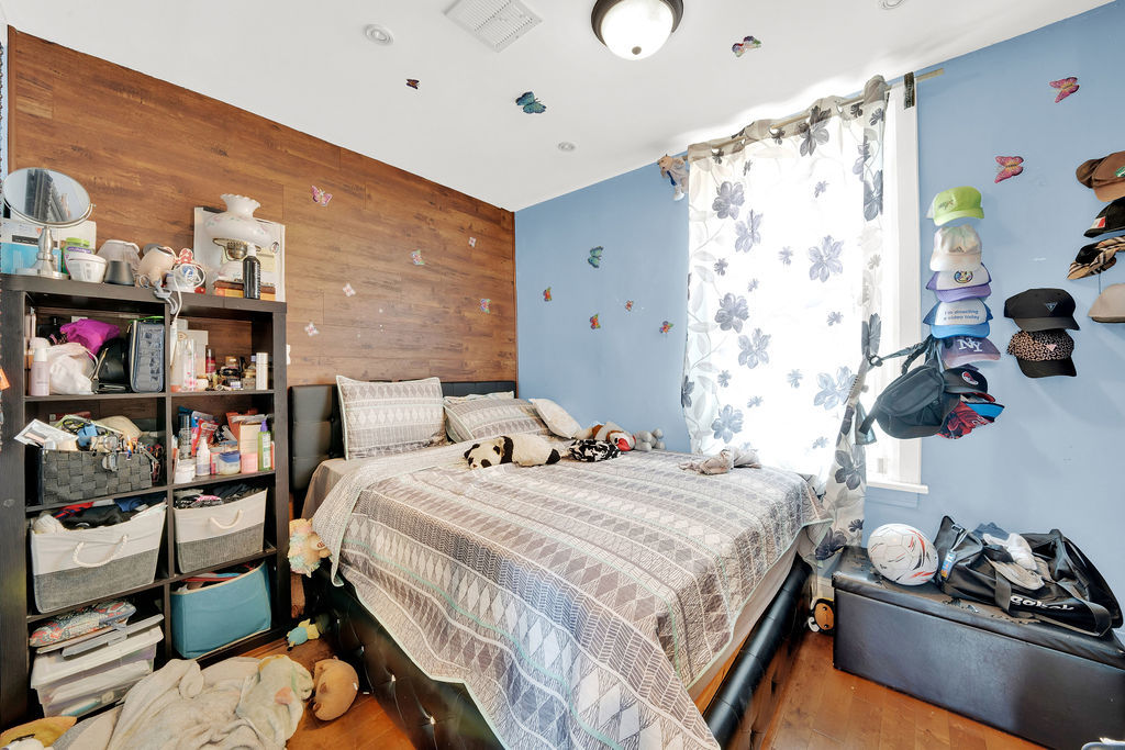 850 N Kildare Avenue, Chicago, IL 60651