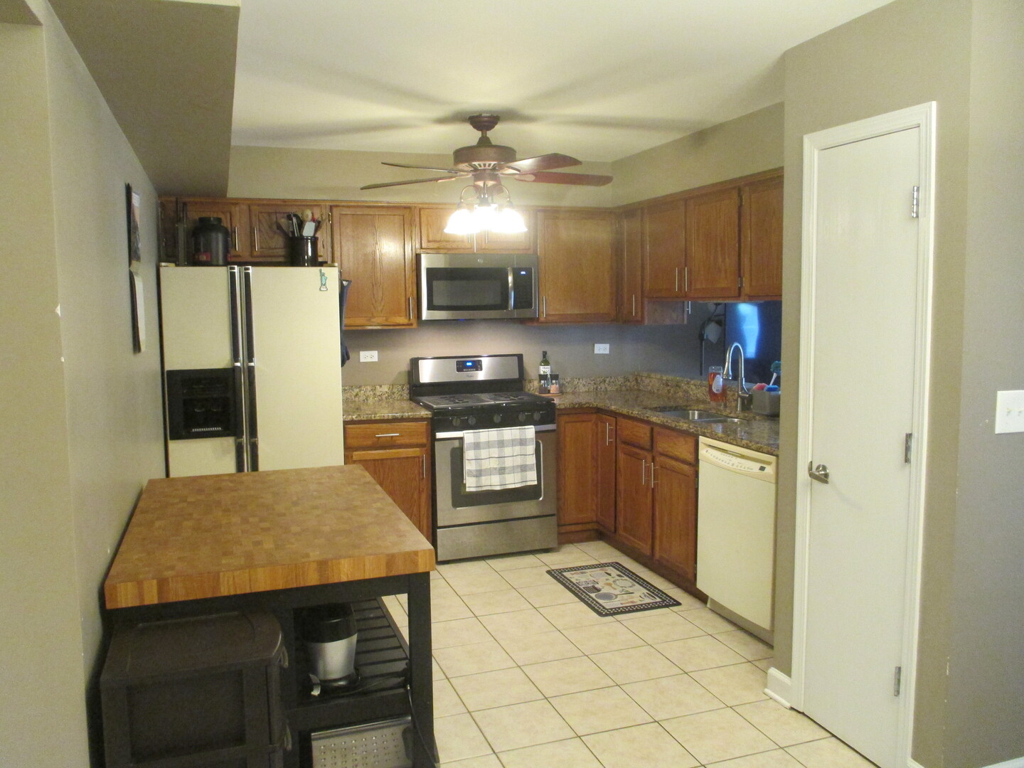 865 N Tamarac Boulevard, Addison, IL 60101