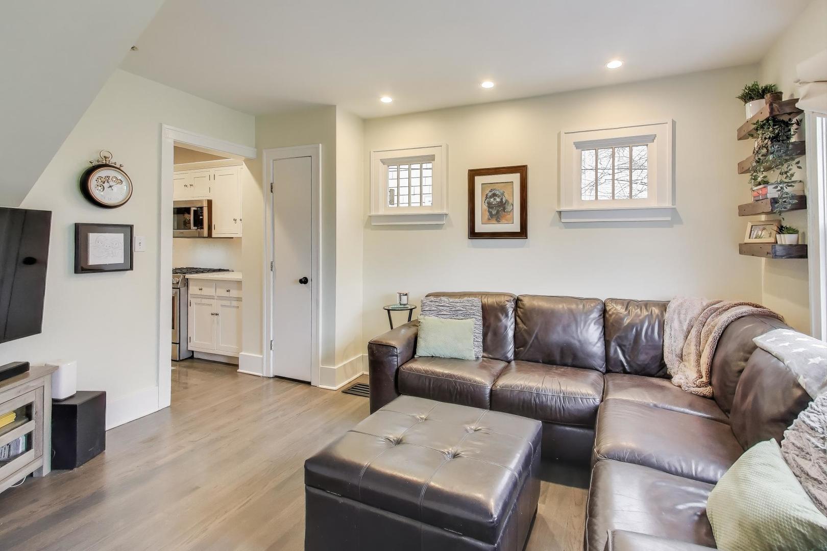 45 S Thurlow Street, Hinsdale, IL 60521