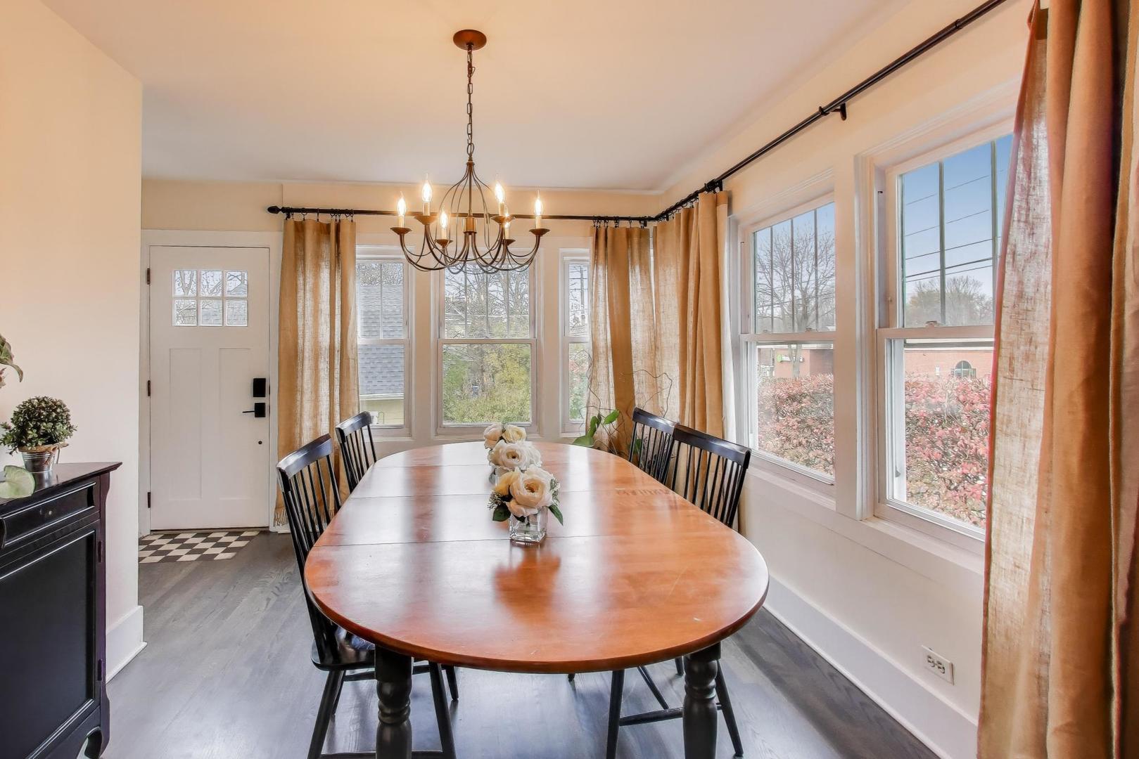 45 S Thurlow Street, Hinsdale, IL 60521