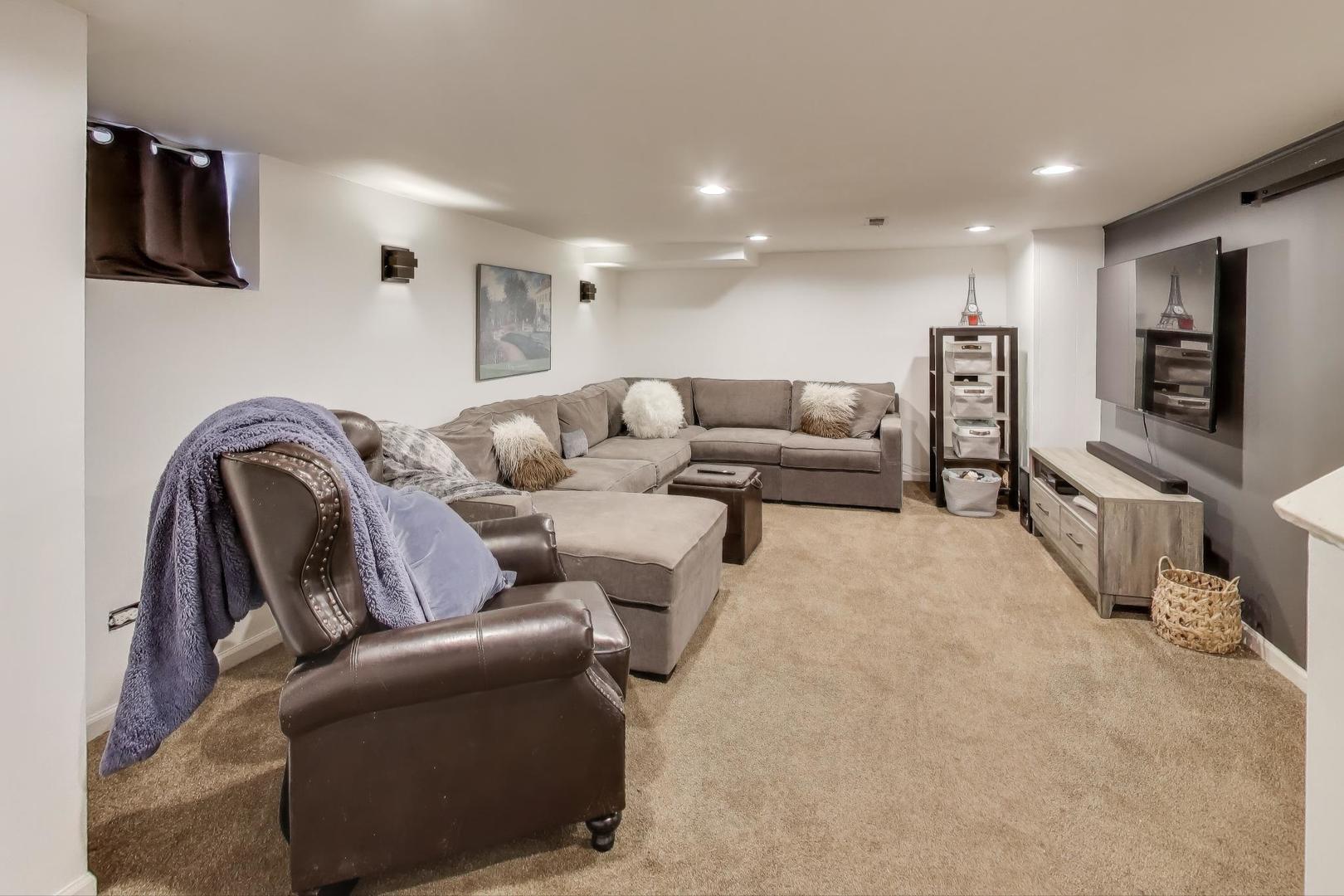 45 S Thurlow Street, Hinsdale, IL 60521