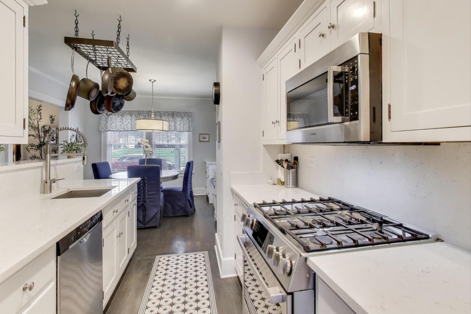 45 S Thurlow Street, Hinsdale, IL 60521