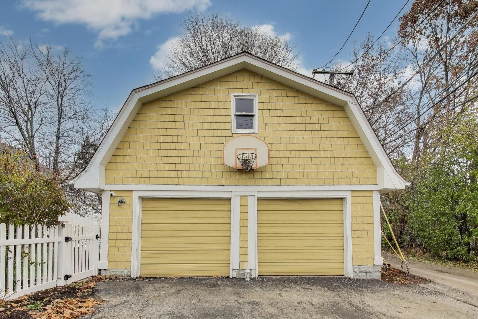 45 S Thurlow Street, Hinsdale, IL 60521