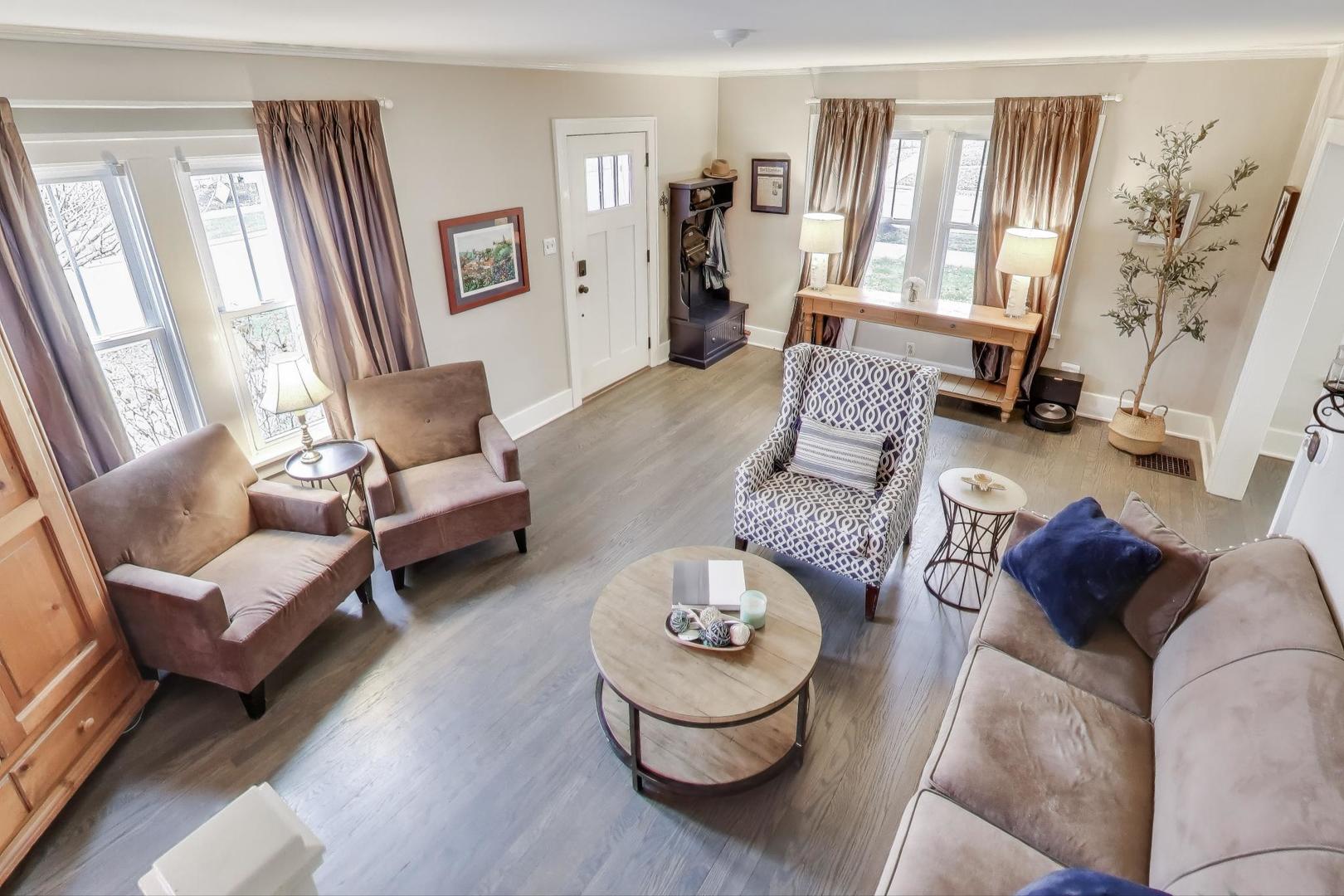 45 S Thurlow Street, Hinsdale, IL 60521