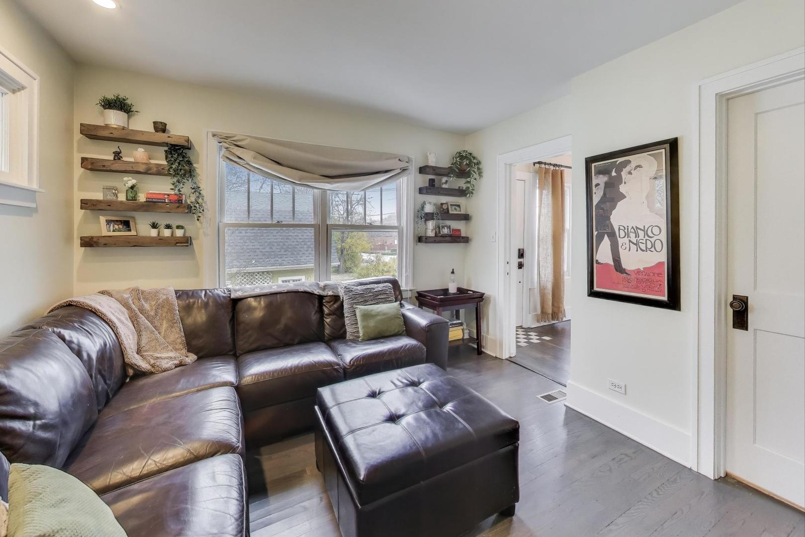 45 S Thurlow Street, Hinsdale, IL 60521