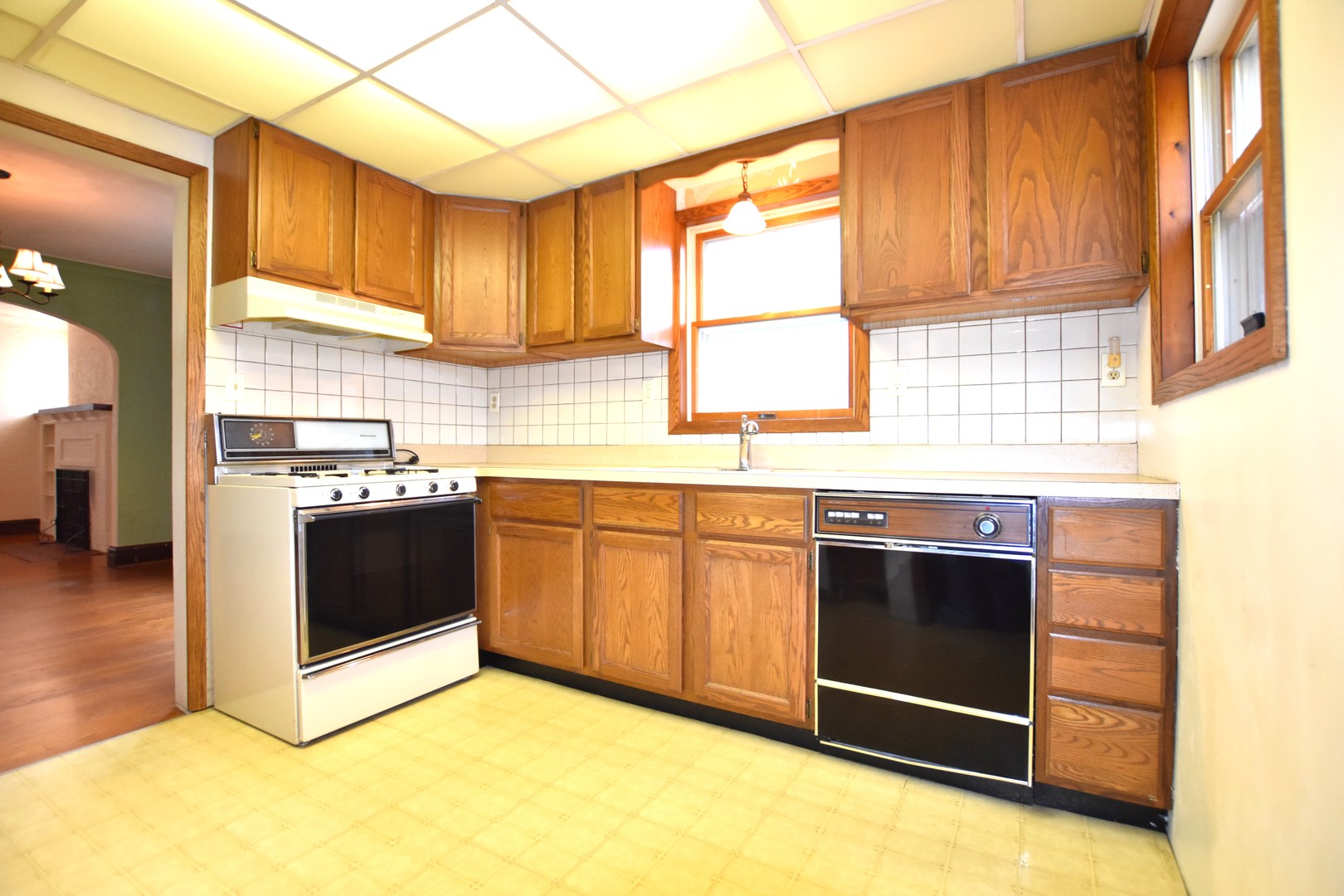 534 S Oakland Avenue, Villa Park, IL 60181