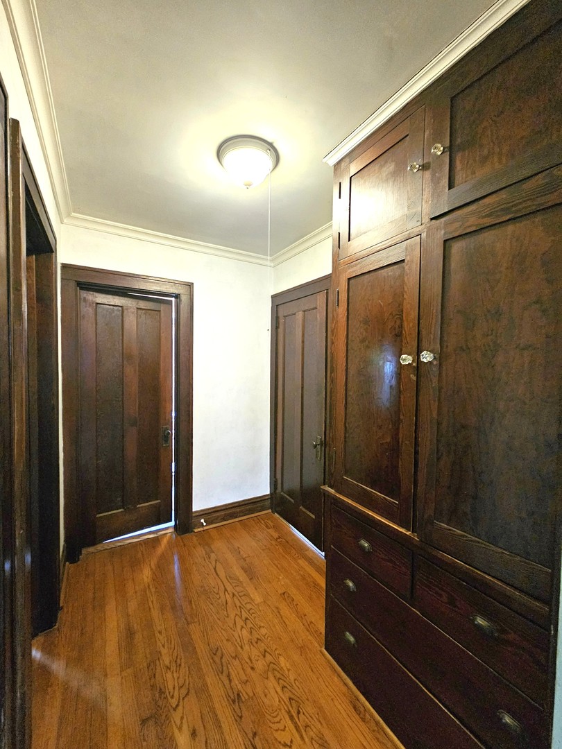 534 S Oakland Avenue, Villa Park, IL 60181