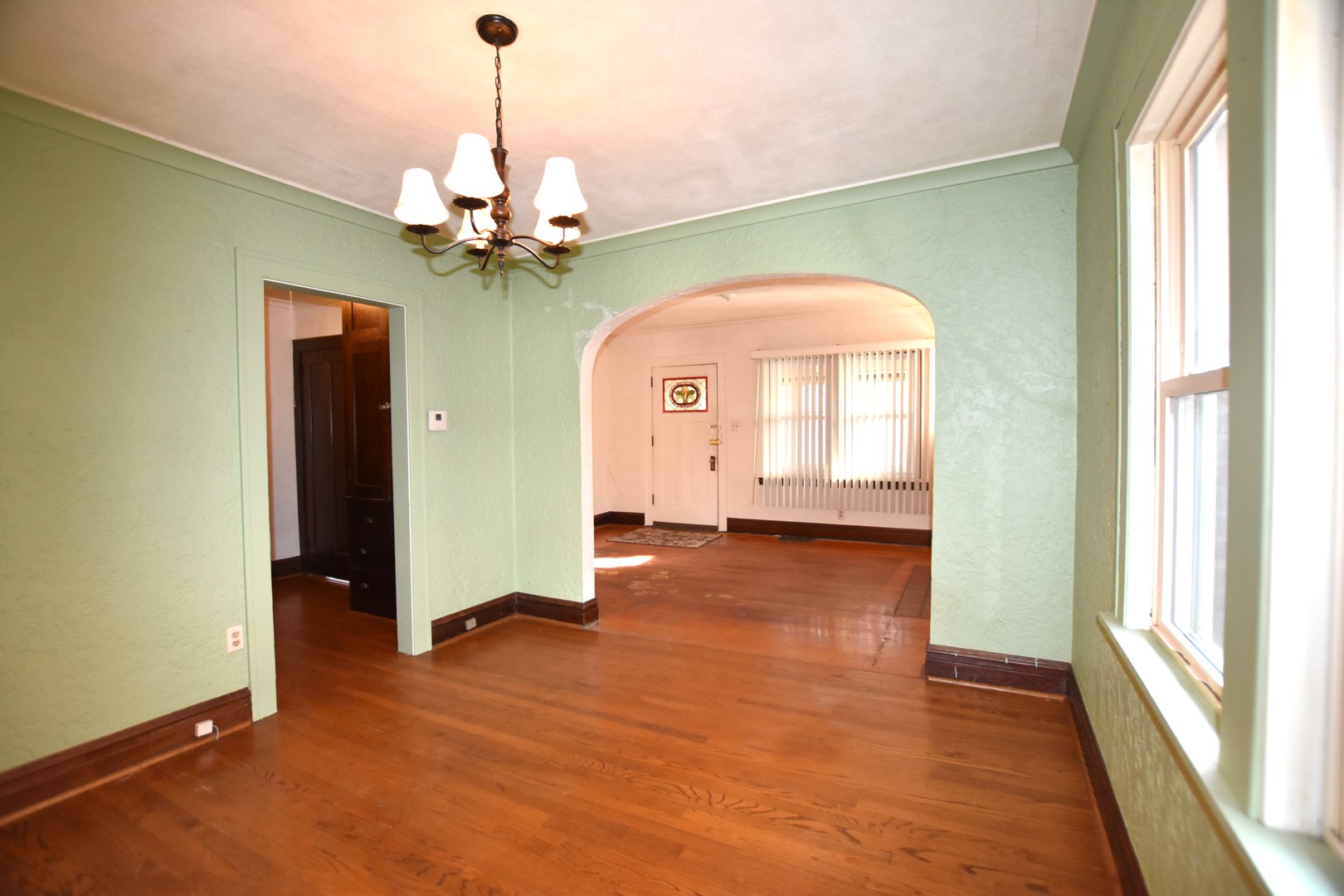 534 S Oakland Avenue, Villa Park, IL 60181