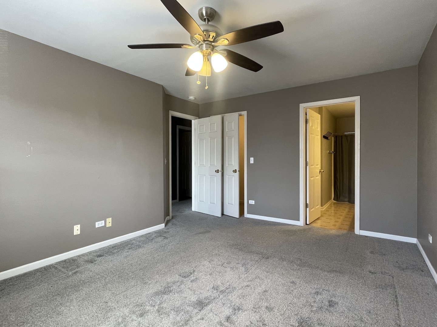 1179 N VILLAGE Drive #3, Round Lake Beach, IL 60073