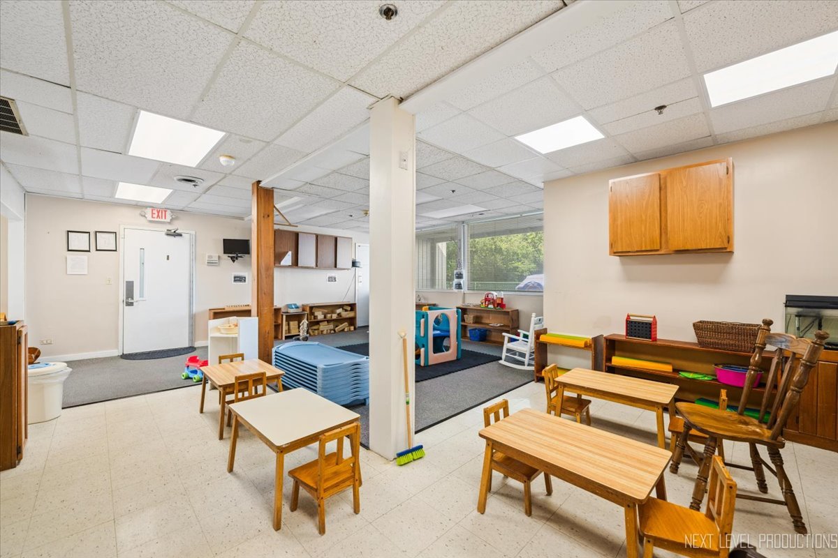 6953 Woodridge Drive, Woodridge, IL 60517