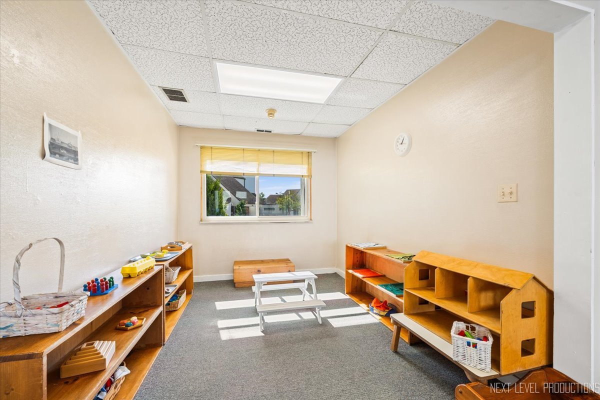 6953 Woodridge Drive, Woodridge, IL 60517