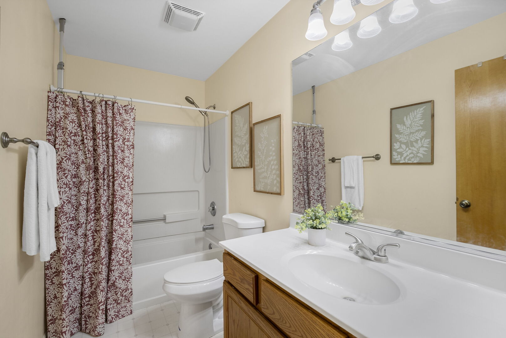 28808 Blacksmith Court, Lakemoor, IL 60051