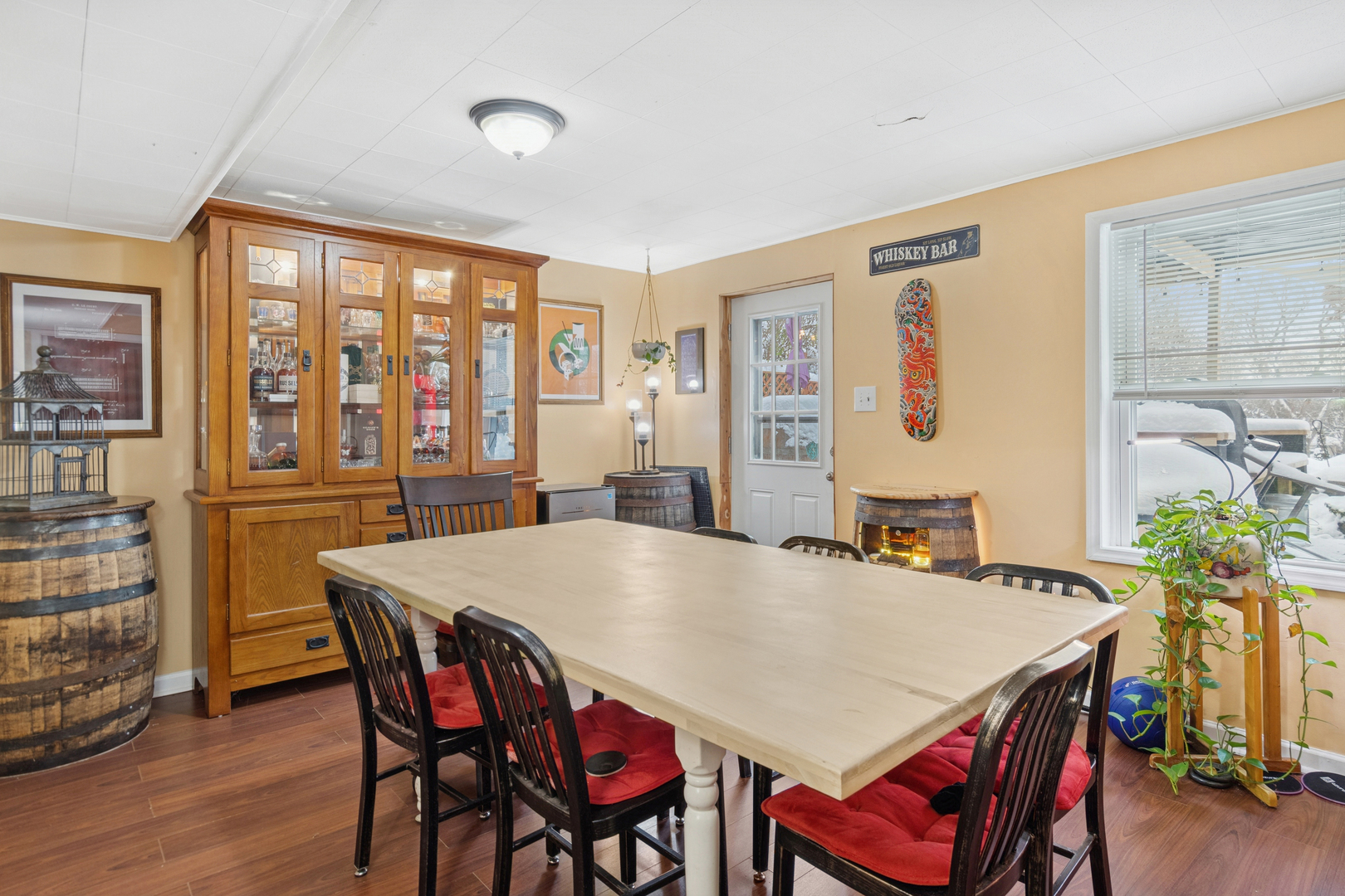 23W039 Hackberry Drive, Glen Ellyn, IL 60137