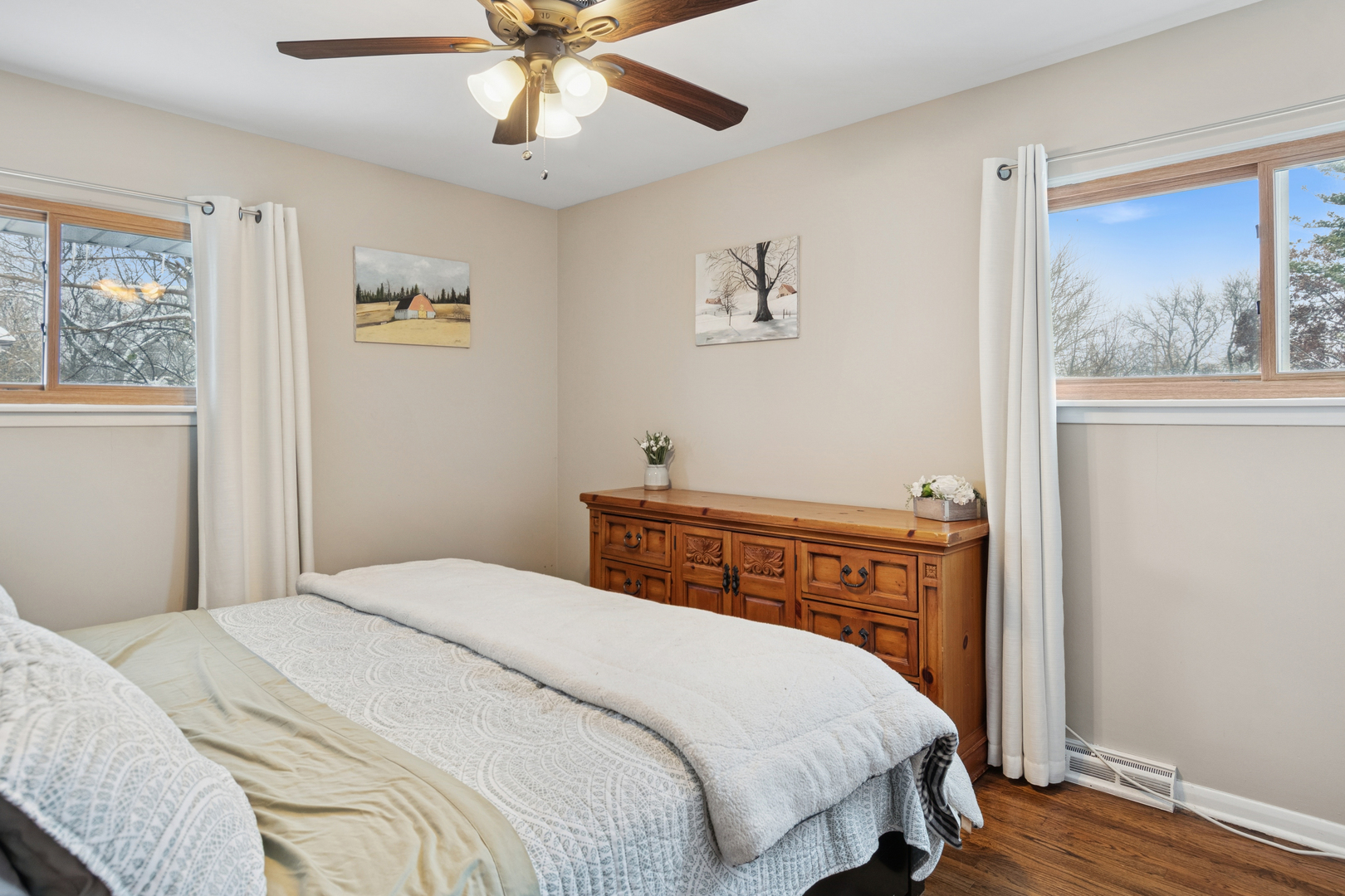 23W039 Hackberry Drive, Glen Ellyn, IL 60137