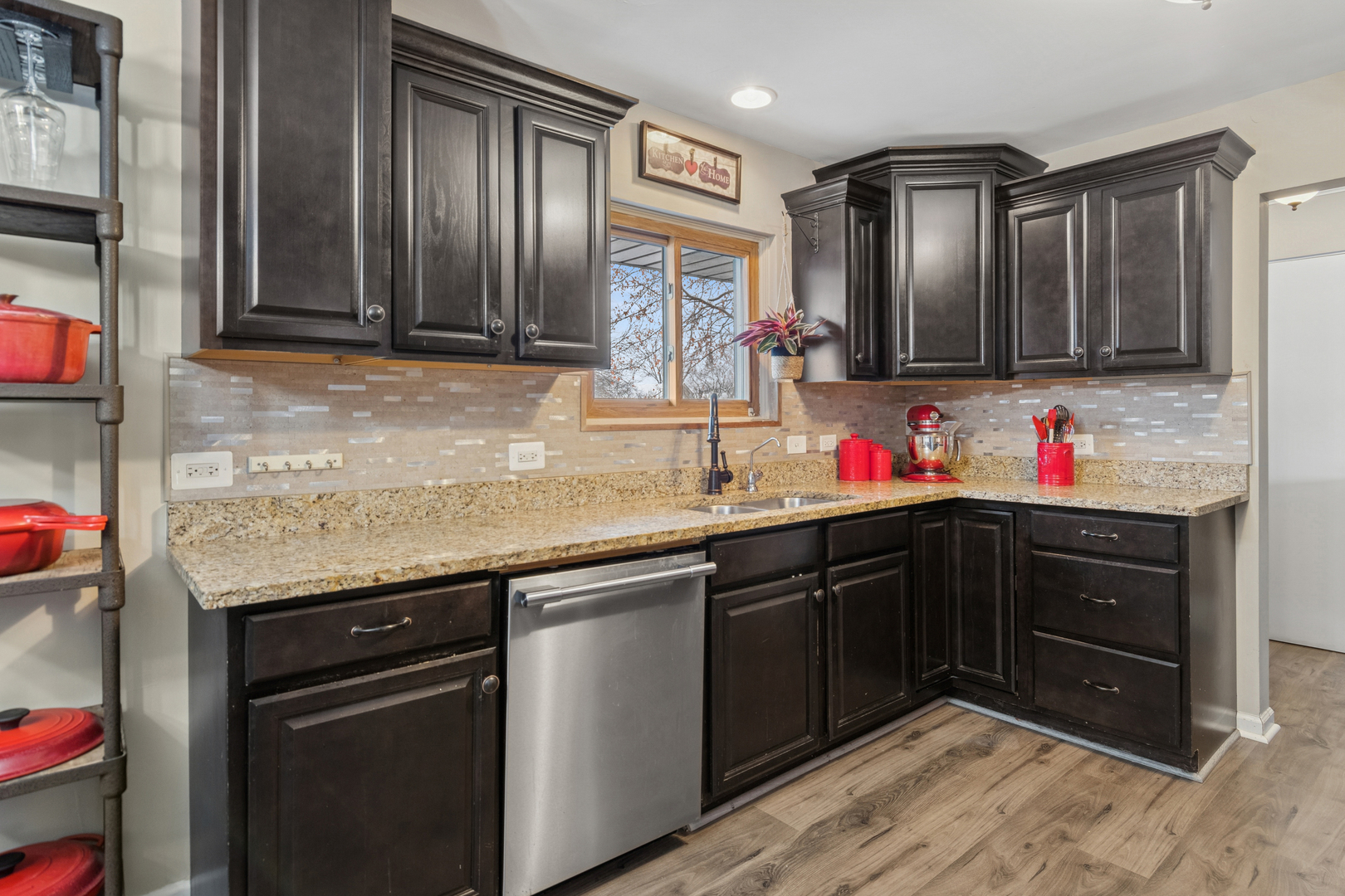 23W039 Hackberry Drive, Glen Ellyn, IL 60137