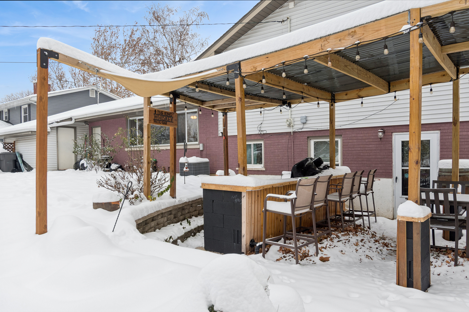 23W039 Hackberry Drive, Glen Ellyn, IL 60137