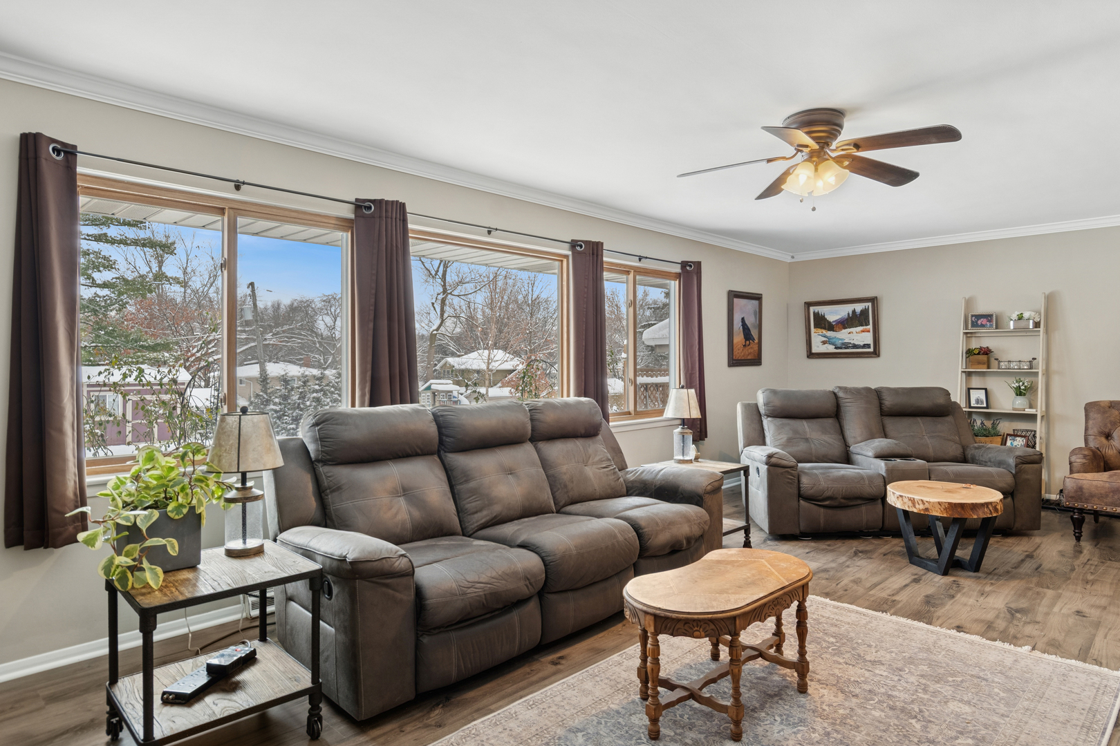 23W039 Hackberry Drive, Glen Ellyn, IL 60137